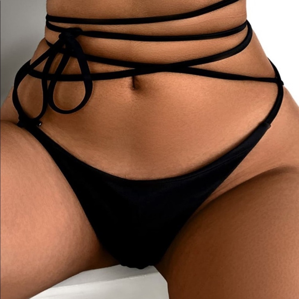 STRAPPY BIKINI BOTTOMS